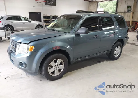 2010 Ford Escape Xls z USA, uszkodzony, nr VIN 1FMCU0C75AKB52349